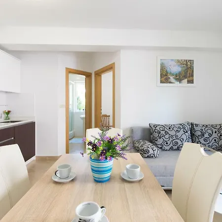 Nino Apartament Malinska