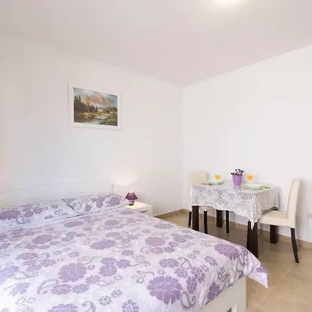 Nino Apartament *