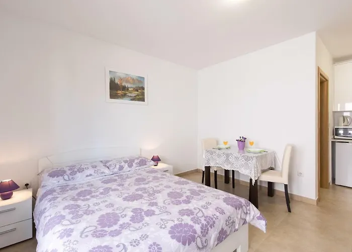 Nino Apartment *