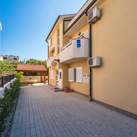 Nino Apartment Malinska