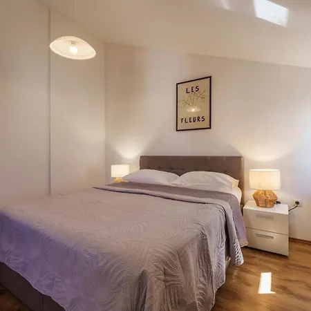 Nino Apartment
