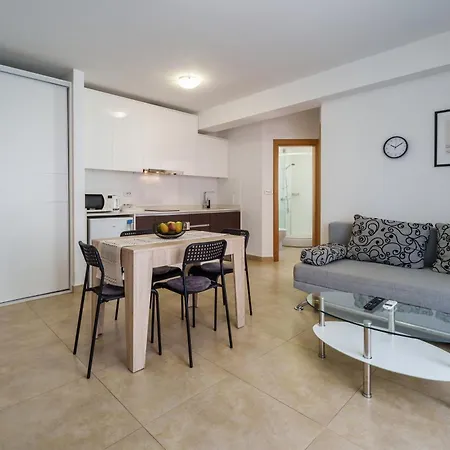 Apartment Nino *