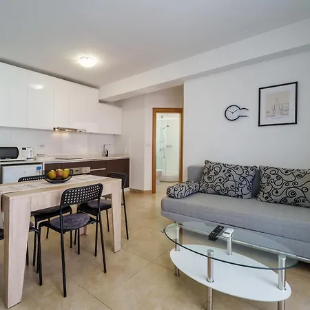 Nino Apartman