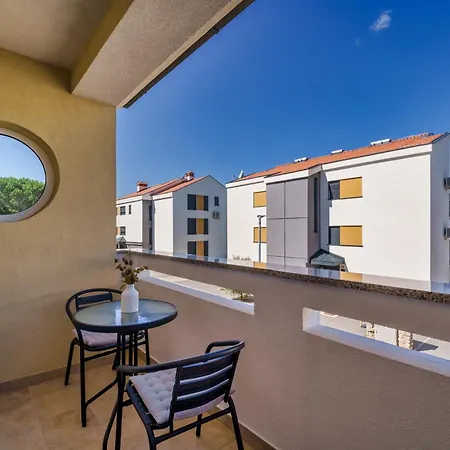 Nino Apartman *