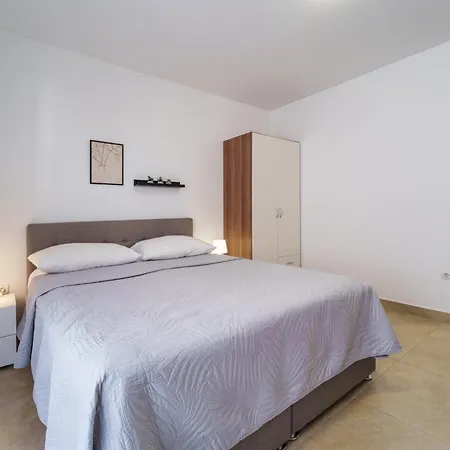Apartman Nino Malinska