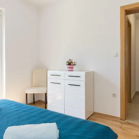 Nino Apartment *