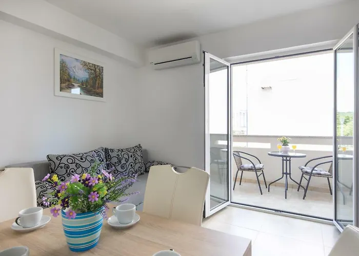 Nino Apartman Malinska